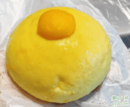 樂(lè)樂(lè)茶流心奶黃月餅包多少錢(qián)一個(gè) 樂(lè)樂(lè)茶流心奶黃月餅包好吃嗎2