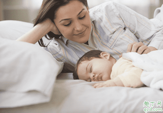如何哄睡0-3個月的嬰兒 0-3個月的嬰兒不睡覺怎么辦1