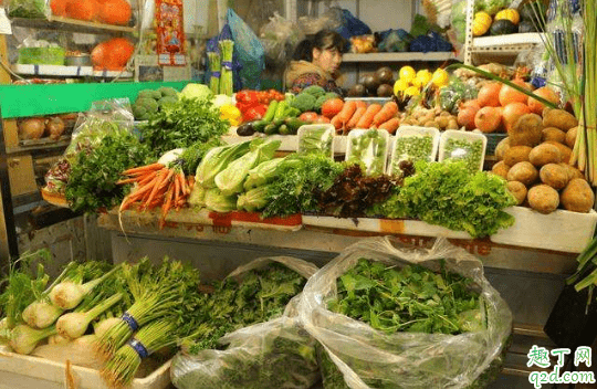 出門(mén)買(mǎi)菜會(huì)感染新型冠狀病毒嗎 疫情期間怎么出門(mén)買(mǎi)菜1
