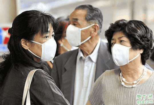 上廁所要戴口罩嗎 上廁所不戴口罩會(huì)感染新型冠狀病毒嗎3