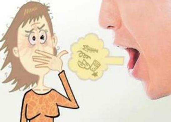 口臭是什么原因引起的？治療口臭的最佳方法及緩解口臭吃什么