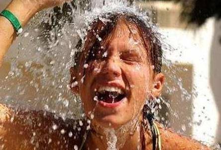女性洗冷水澡好嗎？女性洗冷水澡有講究