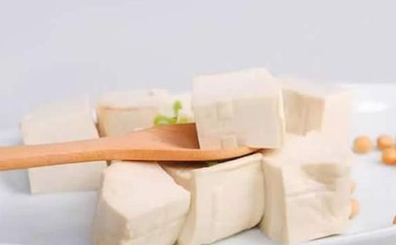 豆腐是蛋白質(zhì)還是碳水化合物？人體每天需要多少克蛋白質(zhì)