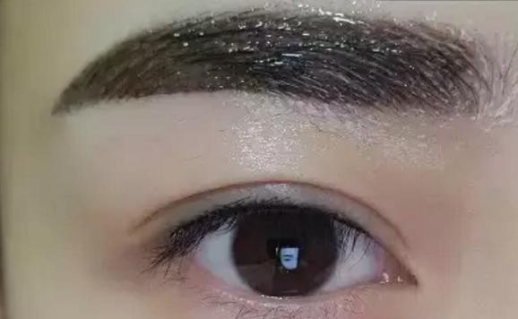 紋眉多久可以沾水？紋眉的修復劑怎么使用