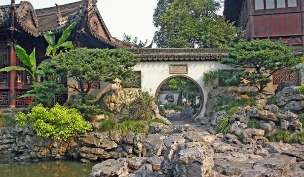 蘇州園林的主要內(nèi)容有哪些(有山、水池、房屋建筑、植物等)